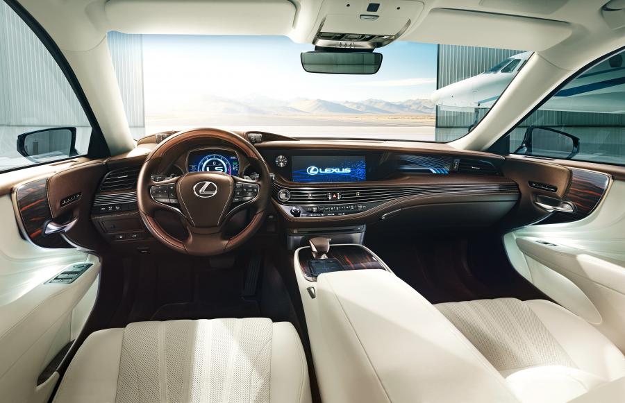Торпедо Lexus LS500 2017 года  (NA) (фото 48 из 67)
